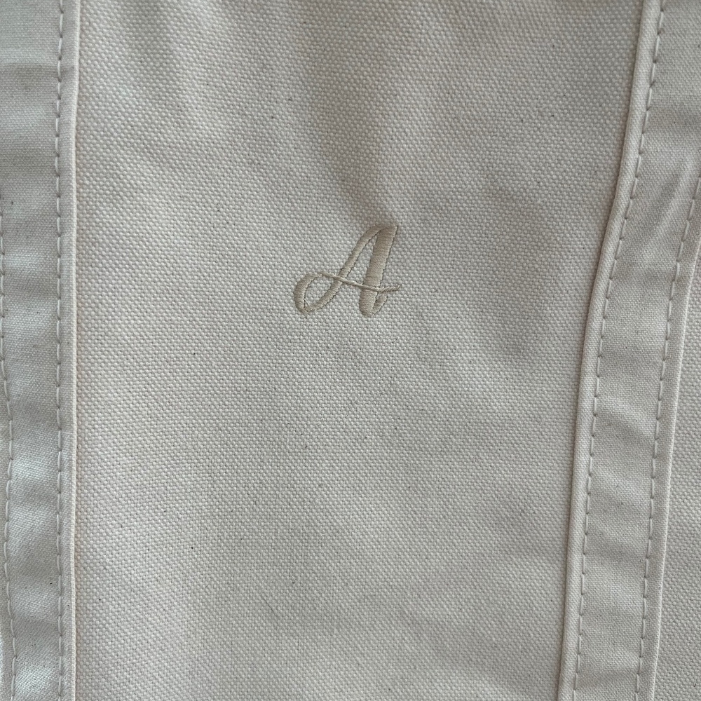 LLBean Boat and Tote M w/zipper “A” - Picture 4 of 7